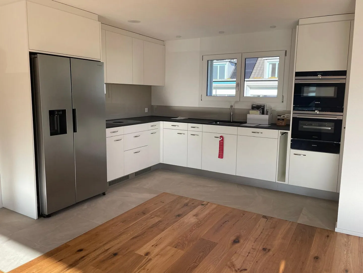 Appartamento moderno e luminoso di 3,5 stanze con balcone a Sursee - Foto 2 di 10