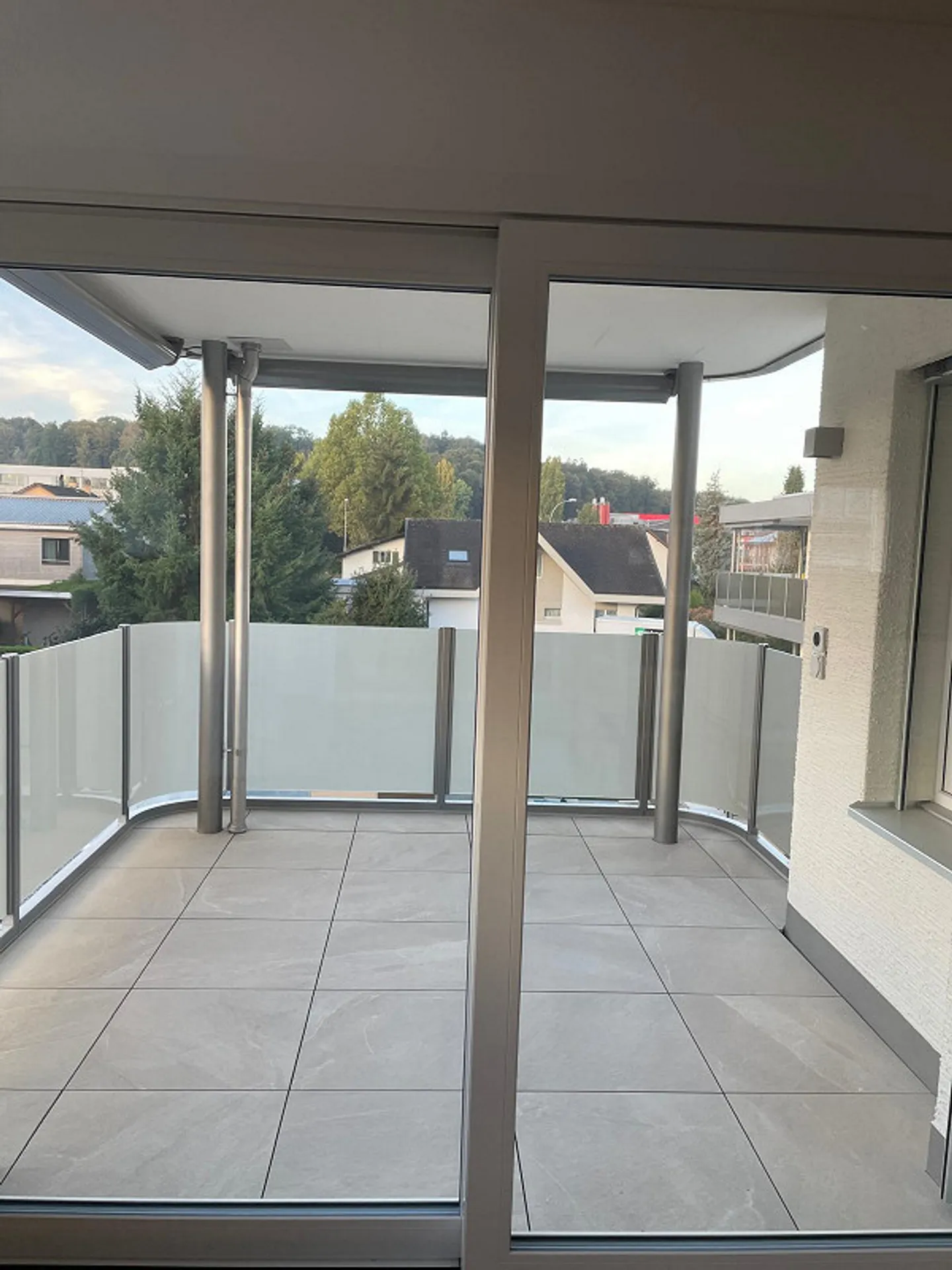 Appartamento moderno e luminoso di 3,5 stanze con balcone a Sursee - Foto 3 di 10