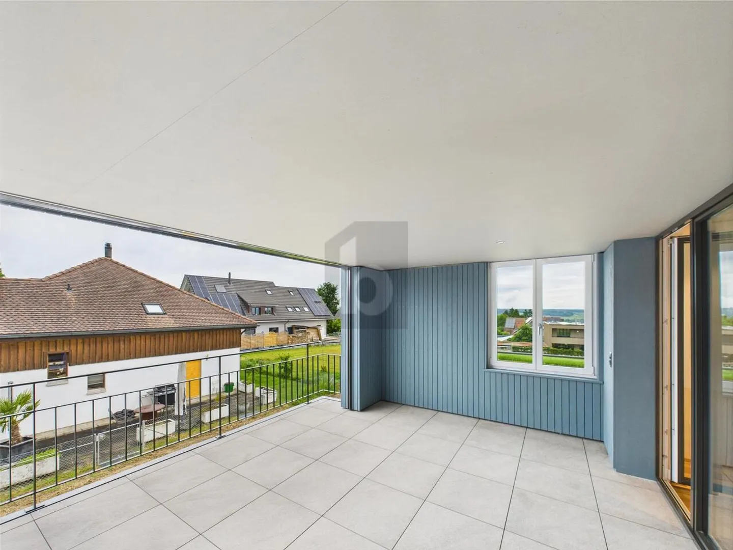 WOHLFÜHLOASE IM GRÜNEN - Foto 2 von 6