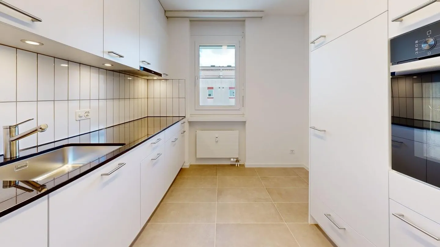 Time for a new home - freshly renovated 4.5 room apartments - Photo 2 of 11