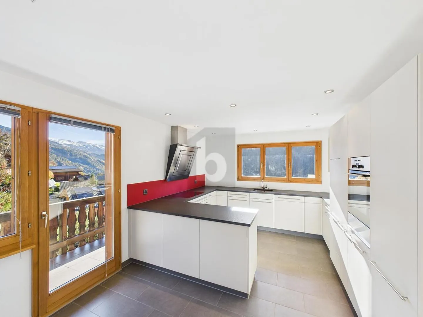 L'IDILLO MONTANO INCONTRA LA VICINANZA ALLA CITTÀ - Foto 4 di 6