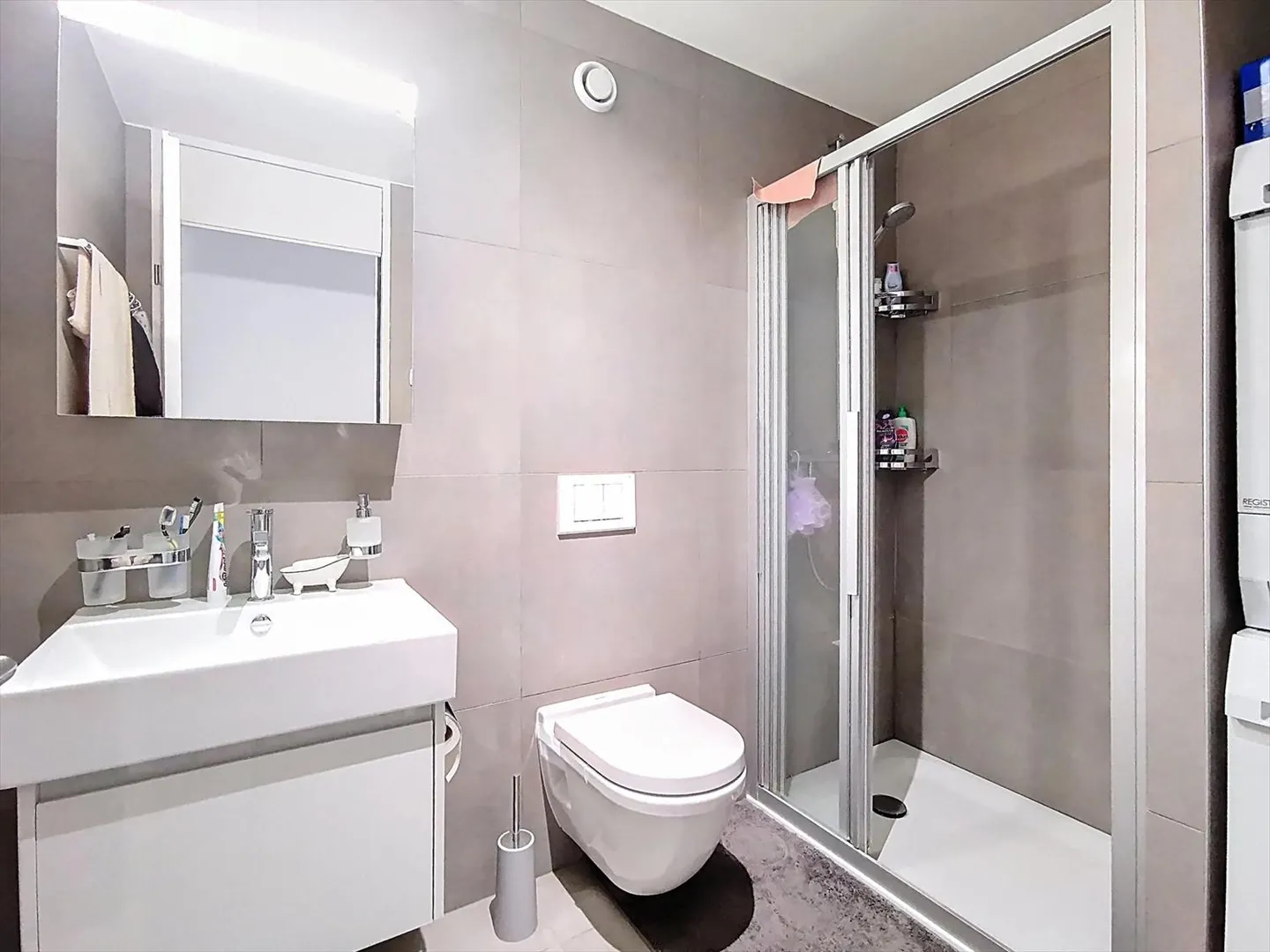 Pretty 3.5-Room Apartment in the Heart of Montreux - Photo 6 of 8