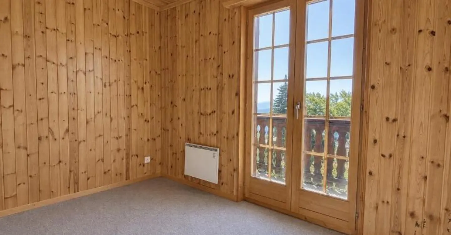 Domicilia.ch offers you this chalet to renovate in a privileged environment - Photo 8 of 13