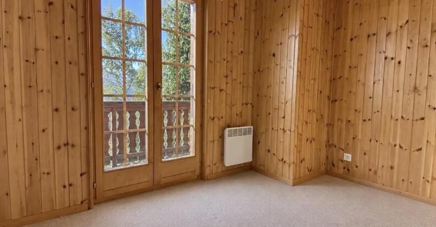 Domicilia.ch offers you this chalet to renovate in a privileged environment - Photo 9 of 13