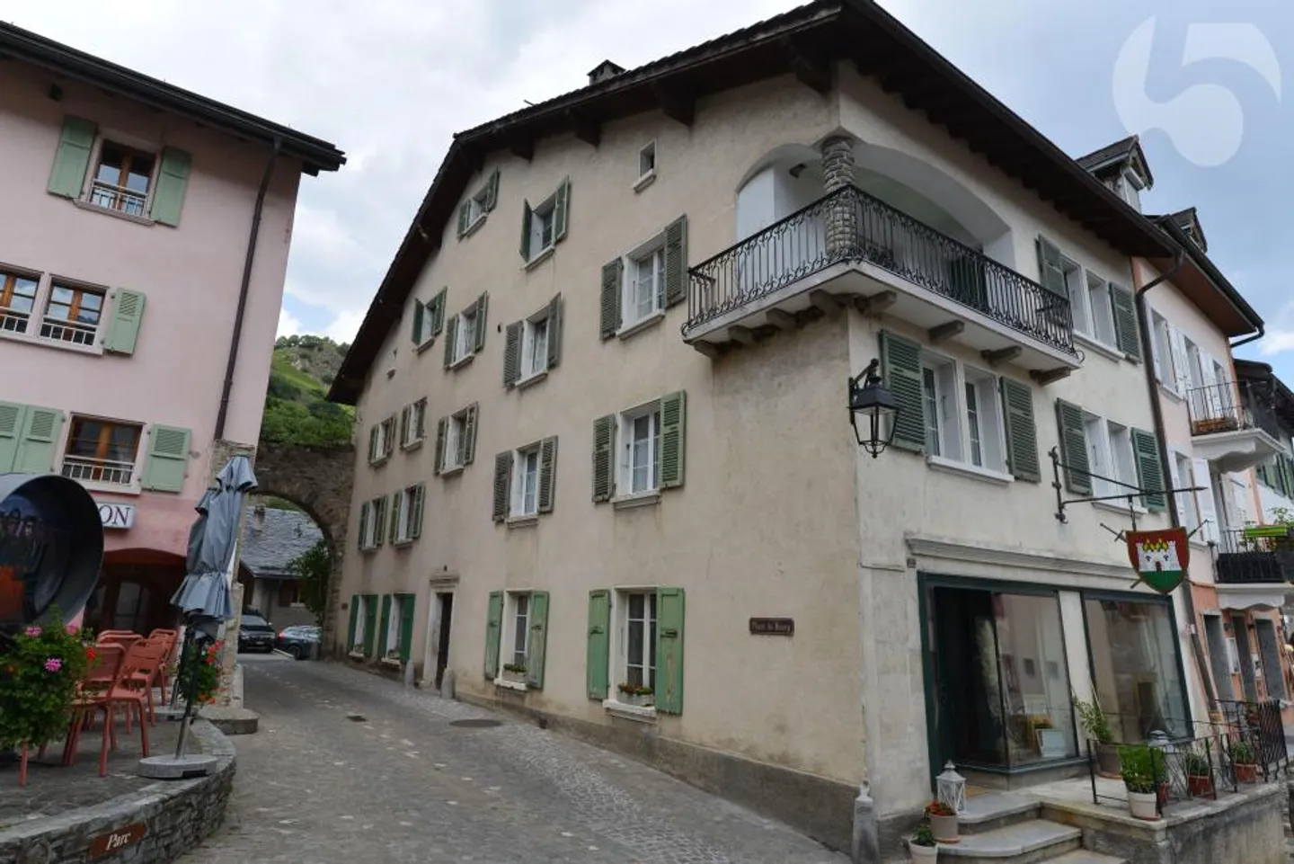 Attico ad alto potenziale con rara torre nel cuore del villaggio di Saillon - Foto 6 di 7