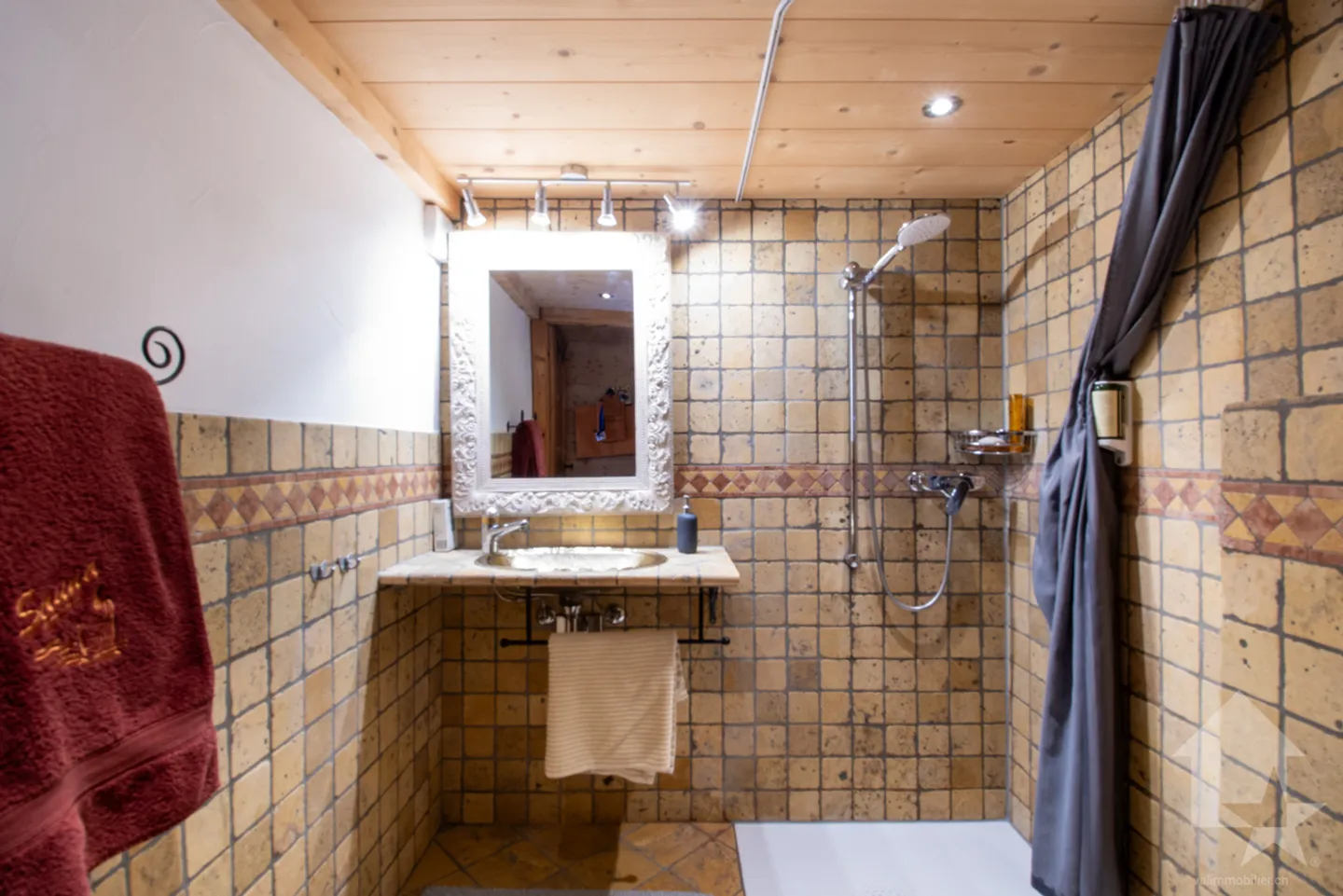 Val d'Illiez, wunderschönes Chalet mit 3 Wohnungen - Foto 4 von 11