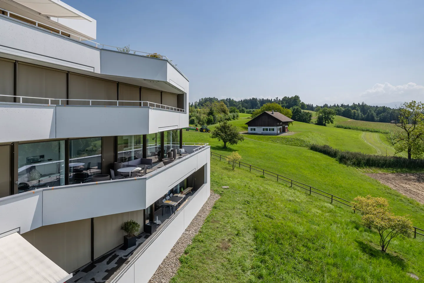 Condominium ultra-moderne au-dessus du lac de Zurich avec vue imprenable - Photo 1 sur 7
