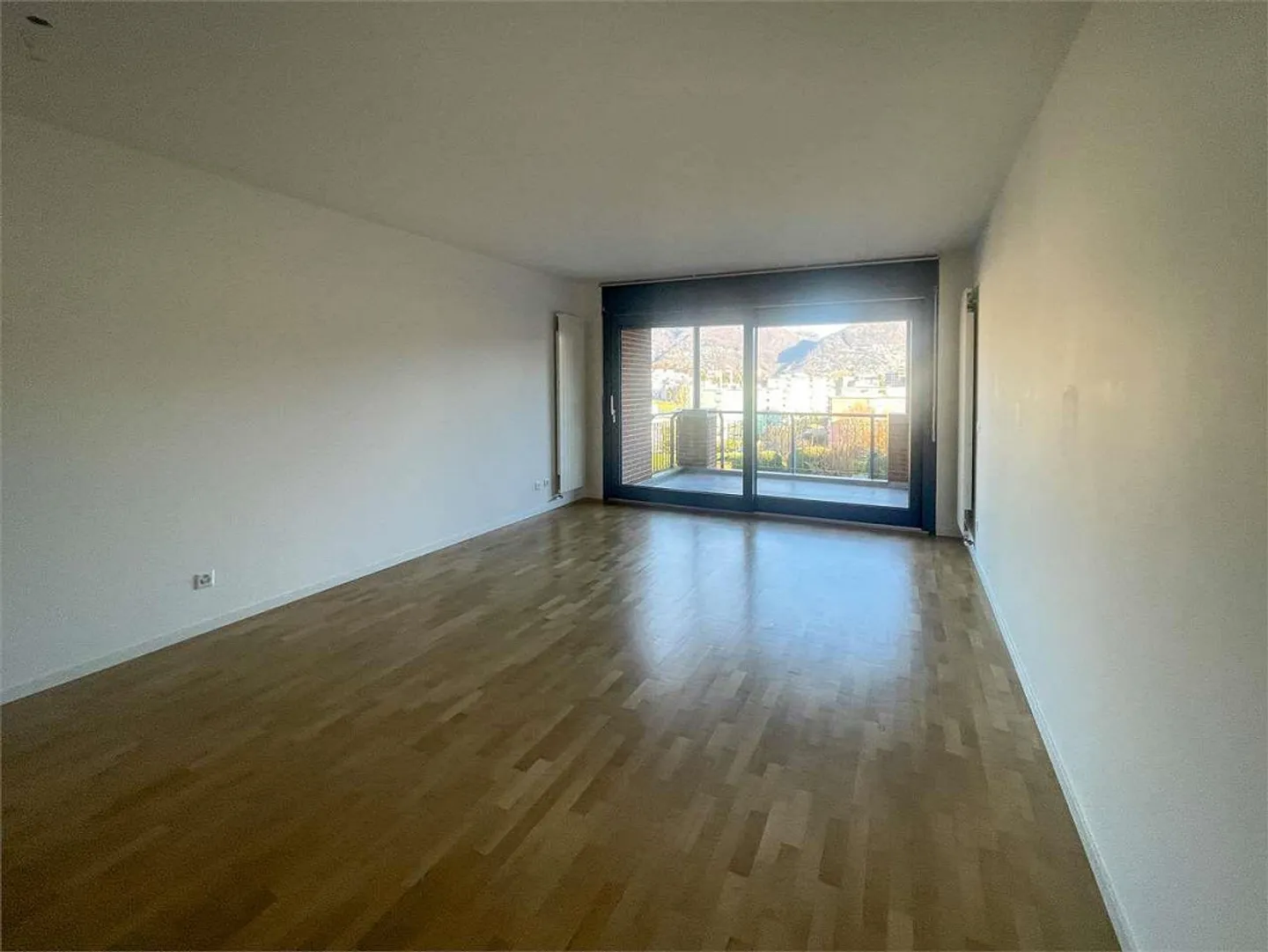 Apartment for rent - Photo 4 of 12