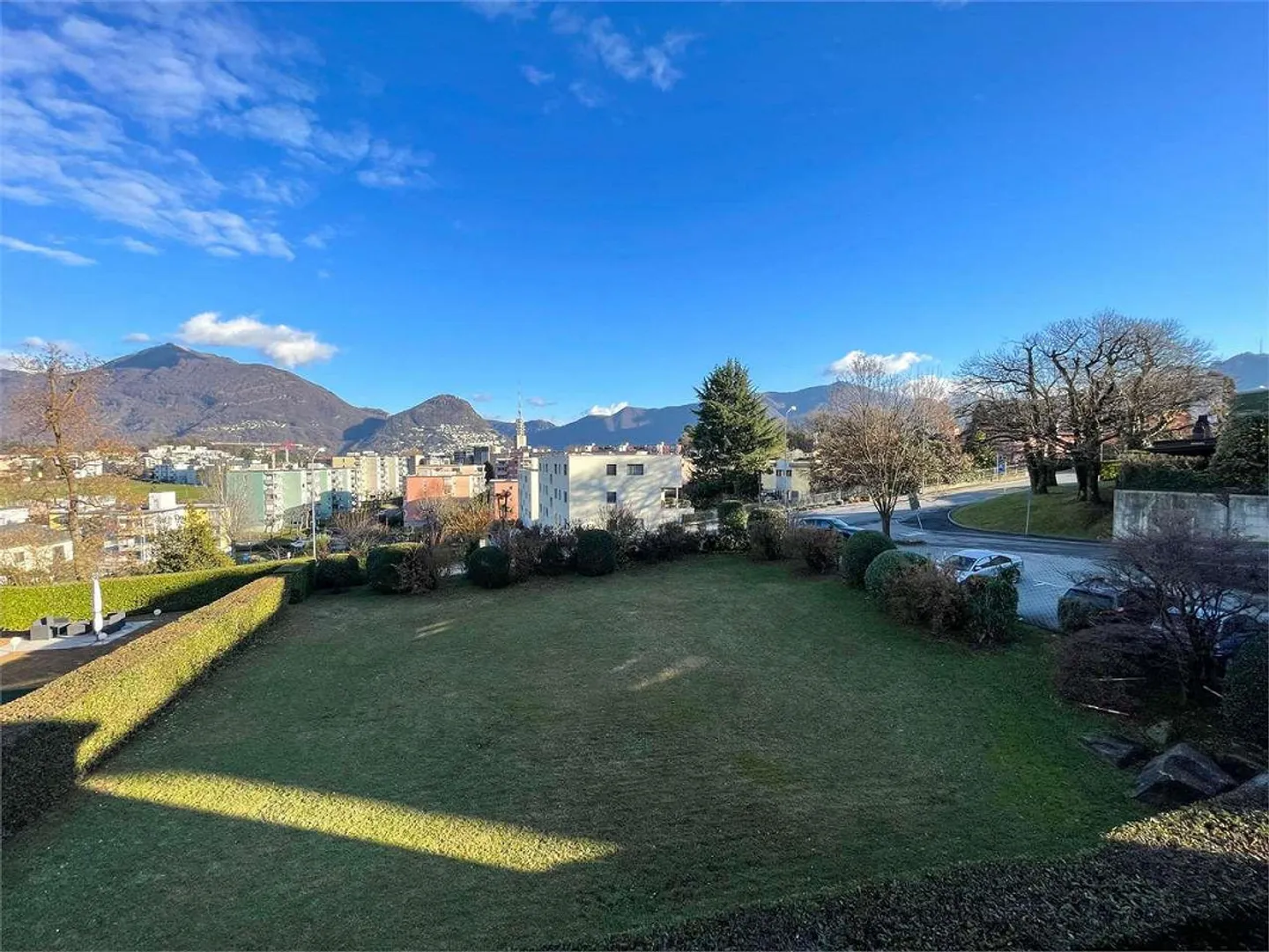 Apartment for rent - Photo 2 of 12