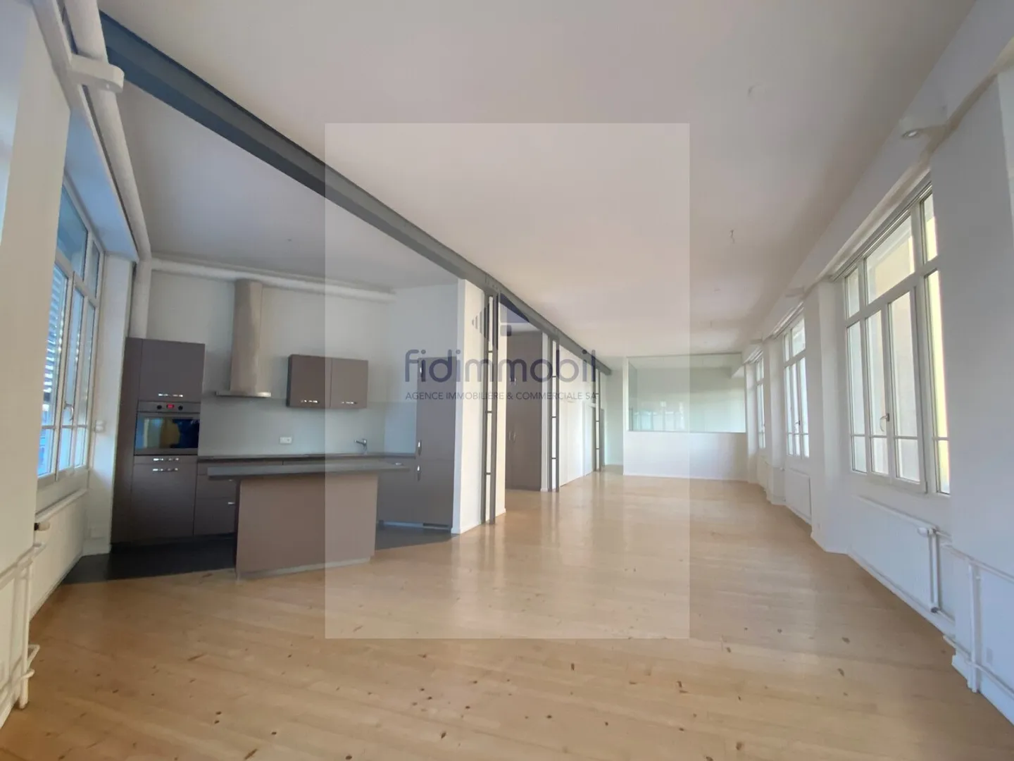 Loft luminoso e contemporaneo nel cuore di La Chaux-de-Fonds - Foto 3 di 11