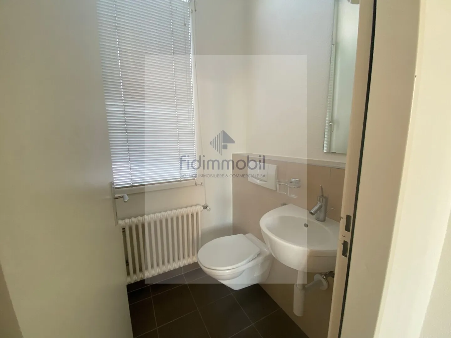 Loft luminoso e contemporaneo nel cuore di La Chaux-de-Fonds - Foto 7 di 11