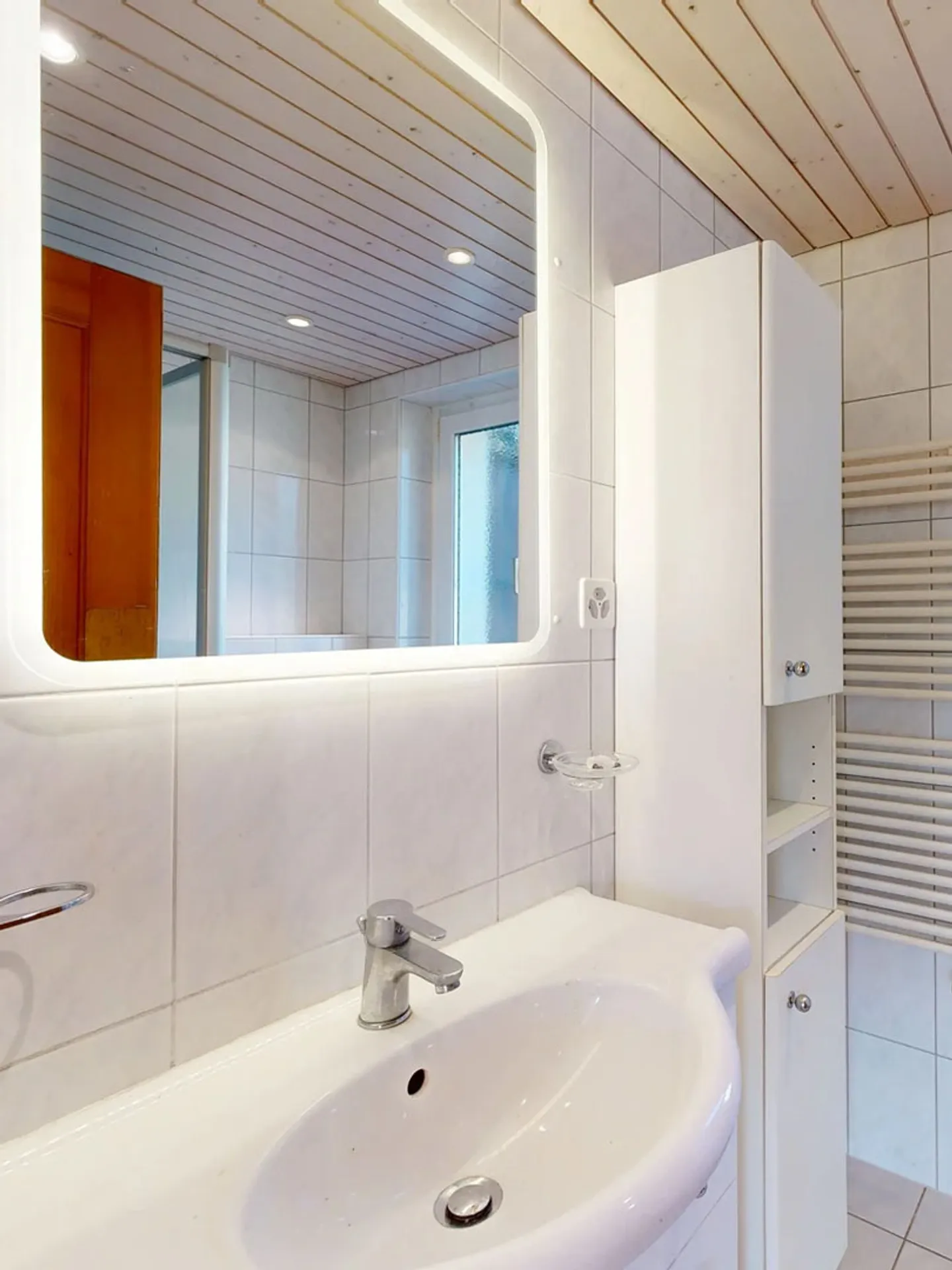 Maison individuelle de 5 pièces à rénover avec beaucoup d'espace extérieur - Photo 10 sur 19