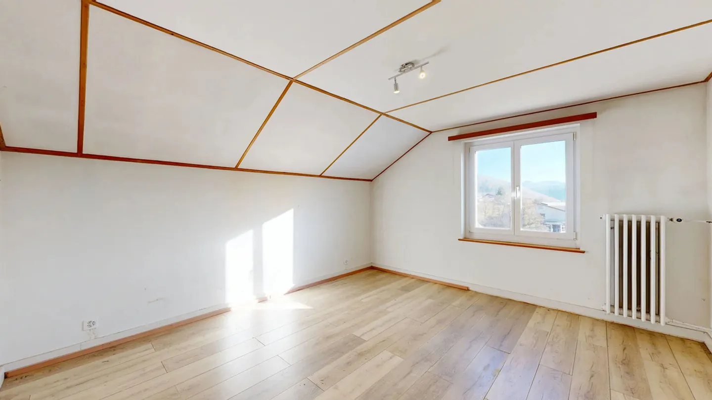 Maison individuelle de 5 pièces à rénover avec beaucoup d'espace extérieur - Photo 14 sur 19