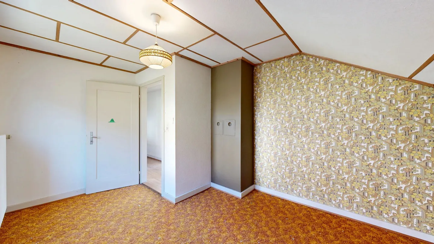 Maison individuelle de 5 pièces à rénover avec beaucoup d'espace extérieur - Photo 15 sur 19