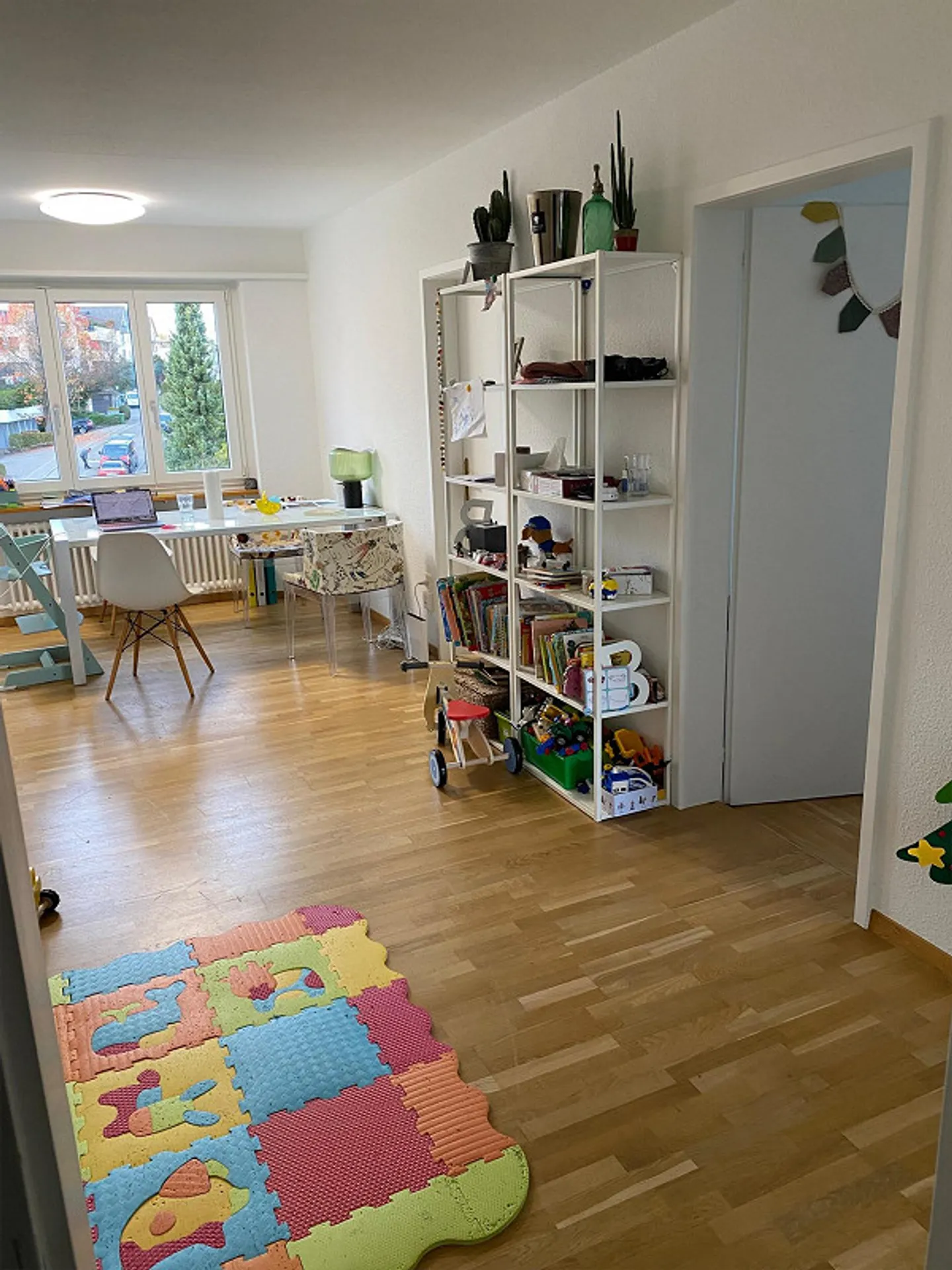 Sous-location d'une chambre non meublée dans un spacieux appartement de 4,5 pièces à Kilchberg (ZH) - Photo 2 sur 10