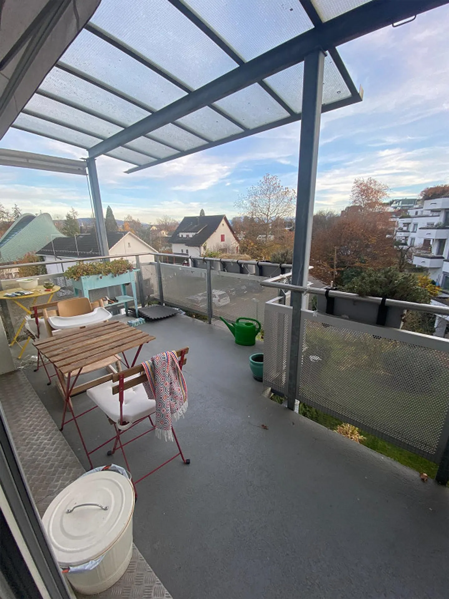 Sous-location d'une chambre non meublée dans un spacieux appartement de 4,5 pièces à Kilchberg (ZH) - Photo 3 sur 10