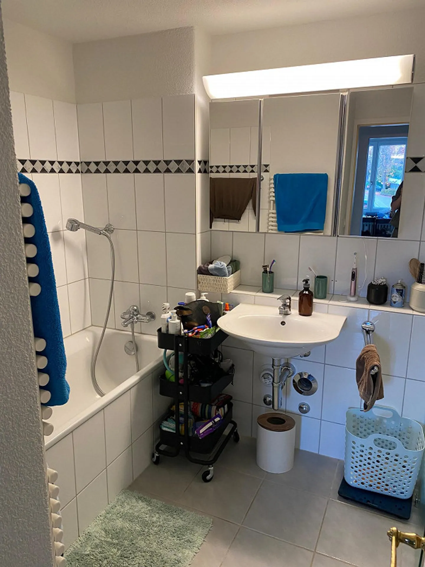 Sous-location d'une chambre non meublée dans un spacieux appartement de 4,5 pièces à Kilchberg (ZH) - Photo 8 sur 10