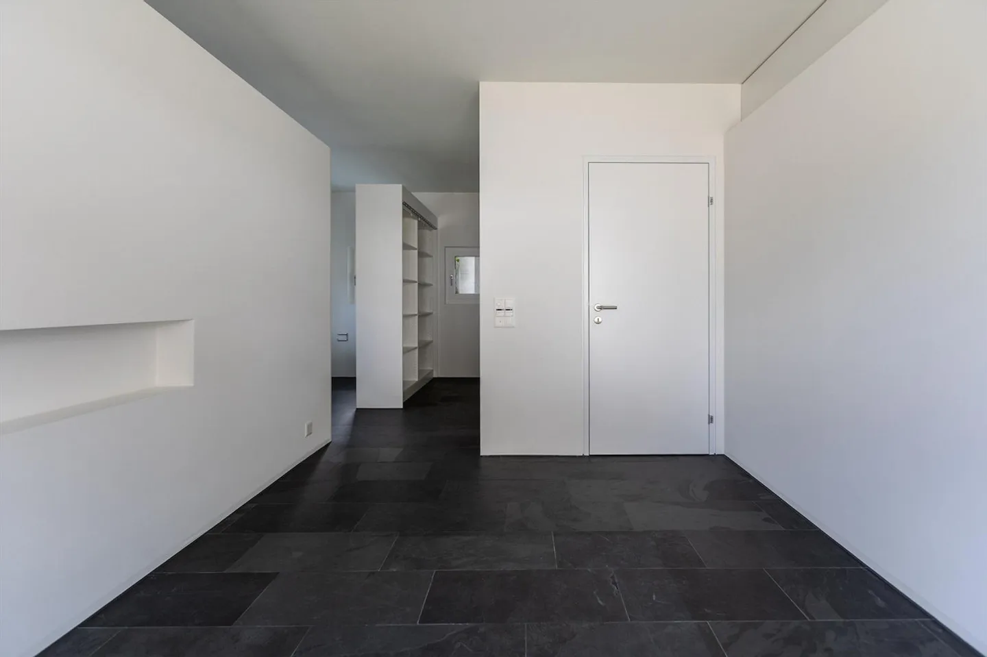 Spacious, modern 3.5-room apartment with stunning views - Photo 8 of 8