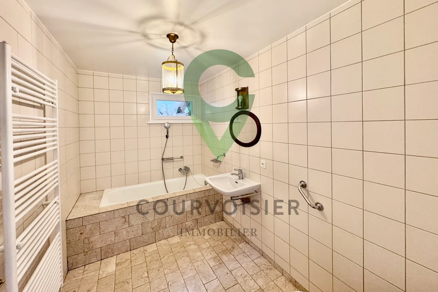 Casa indipendente di 6,5 con vista mozzafiato vicino a Genolier - Foto 7 di 13