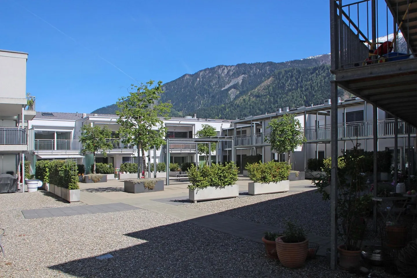 Appartement moderne et lumineux de 3,5 pièces, situé au centre - Photo 1 sur 5