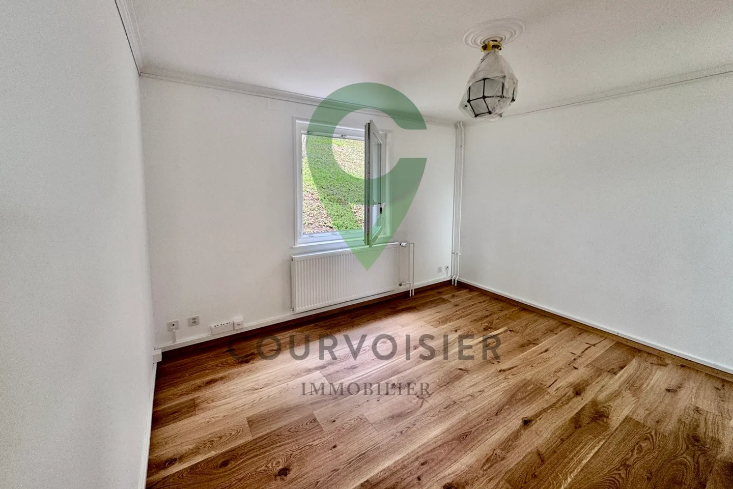 Casa indipendente di 6,5 con vista mozzafiato vicino a Genolier - Foto 10 di 13