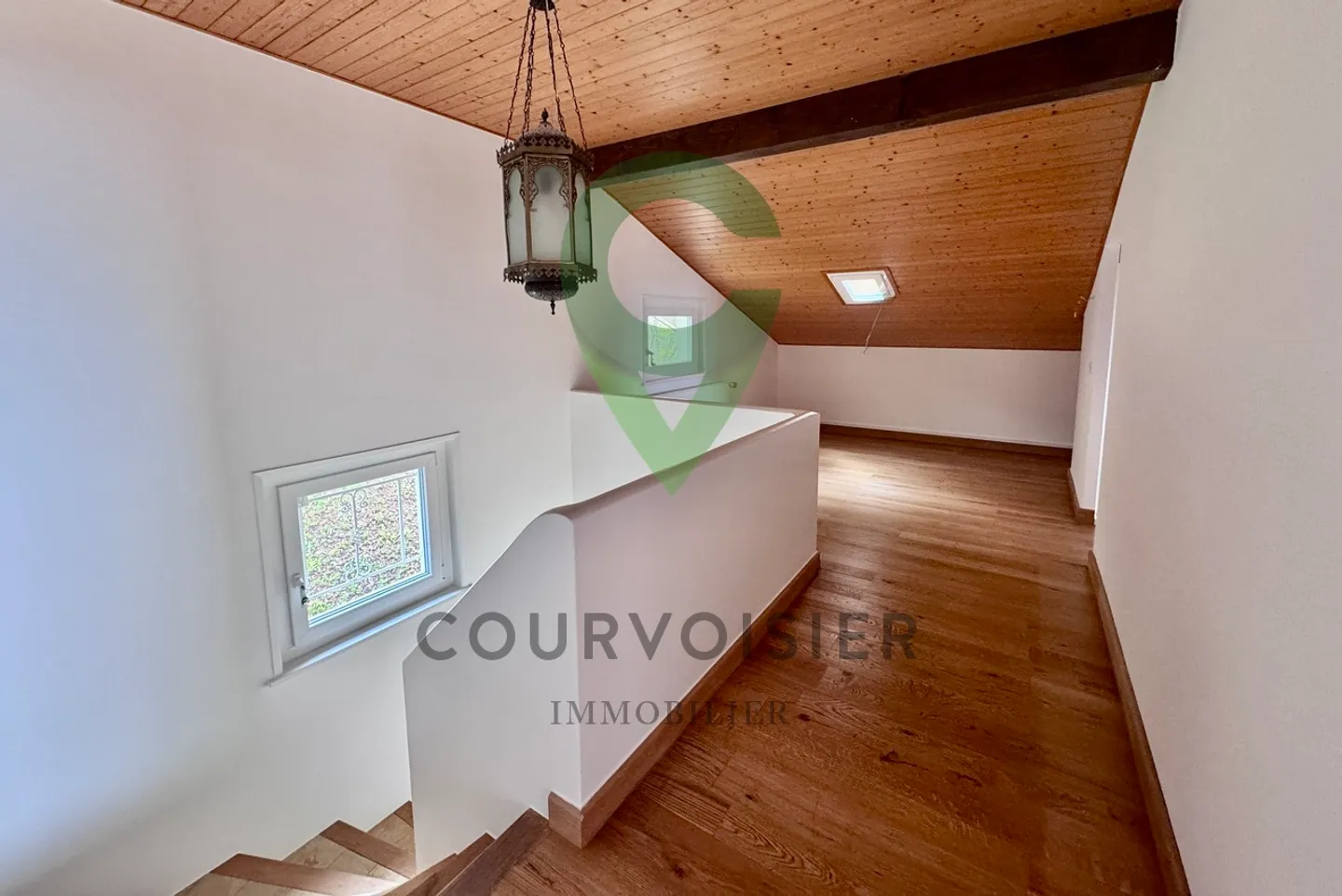 Casa indipendente di 6,5 con vista mozzafiato vicino a Genolier - Foto 12 di 13