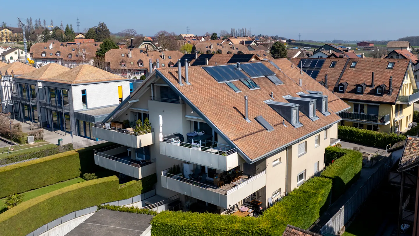 Spacieux duplex avec dégagement sur le lac et les vignes - Photo 1 sur 12