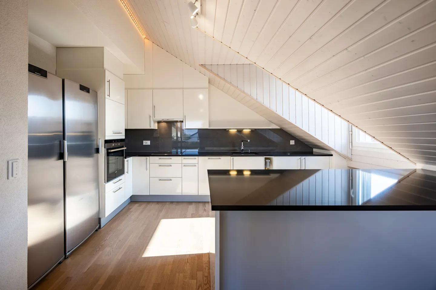 Spacieux duplex avec dégagement sur le lac et les vignes - Photo 4 sur 12