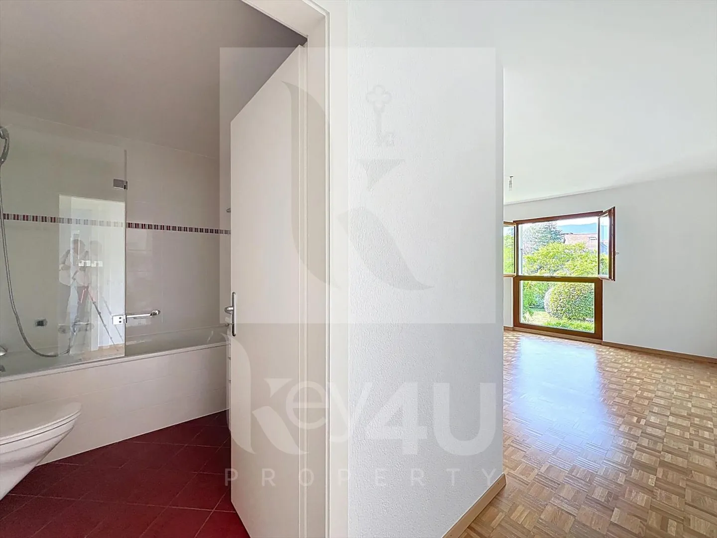 Between City and Nature - Bright and Spacious 4.5 Rooms - Photo 8 of 13