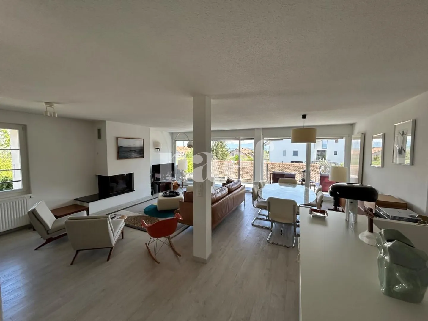 Spazioso appartamento di 5.5 locali di circa 171m2 duplex con bel balcone e giardino - Foto 4 di 10
