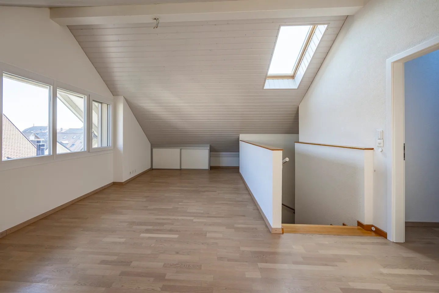 Spacieux duplex avec dégagement sur le lac et les vignes - Photo 9 sur 12