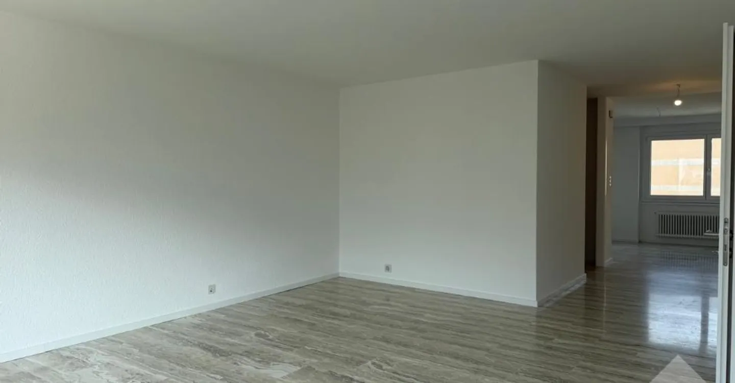 Beautiful 4.5-room apartment located near amenities - Photo 2 of 12