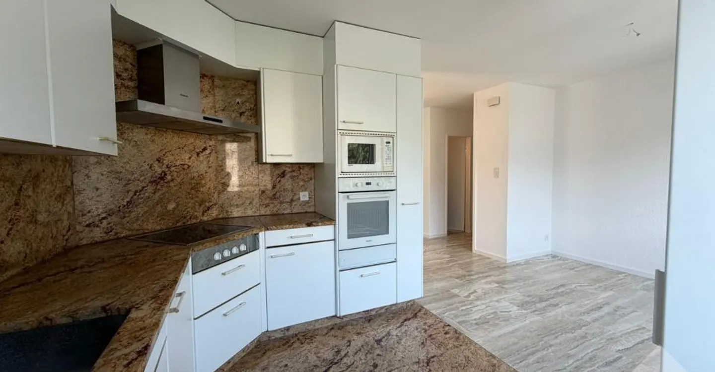 Beautiful 4.5-room apartment located near amenities - Photo 7 of 12