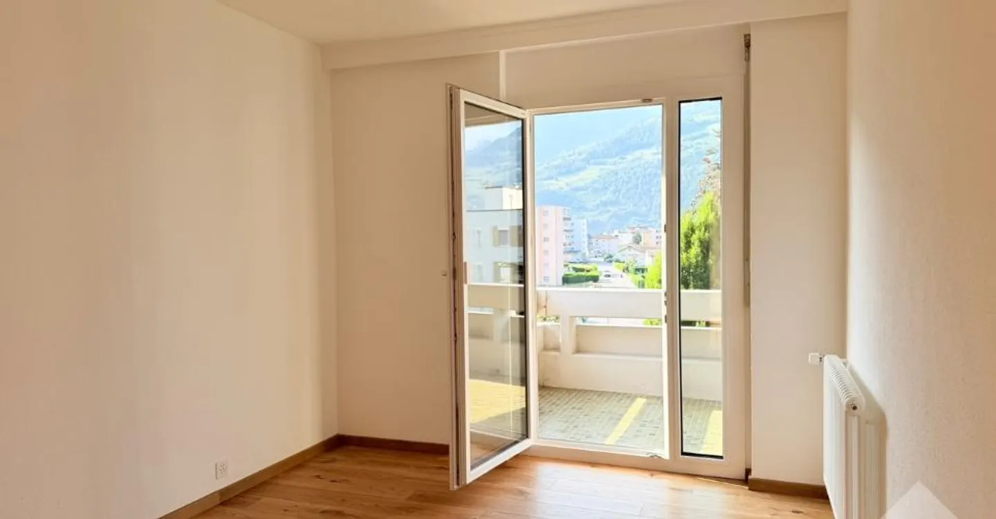 Beautiful 4.5-room apartment located near amenities - Photo 10 of 12