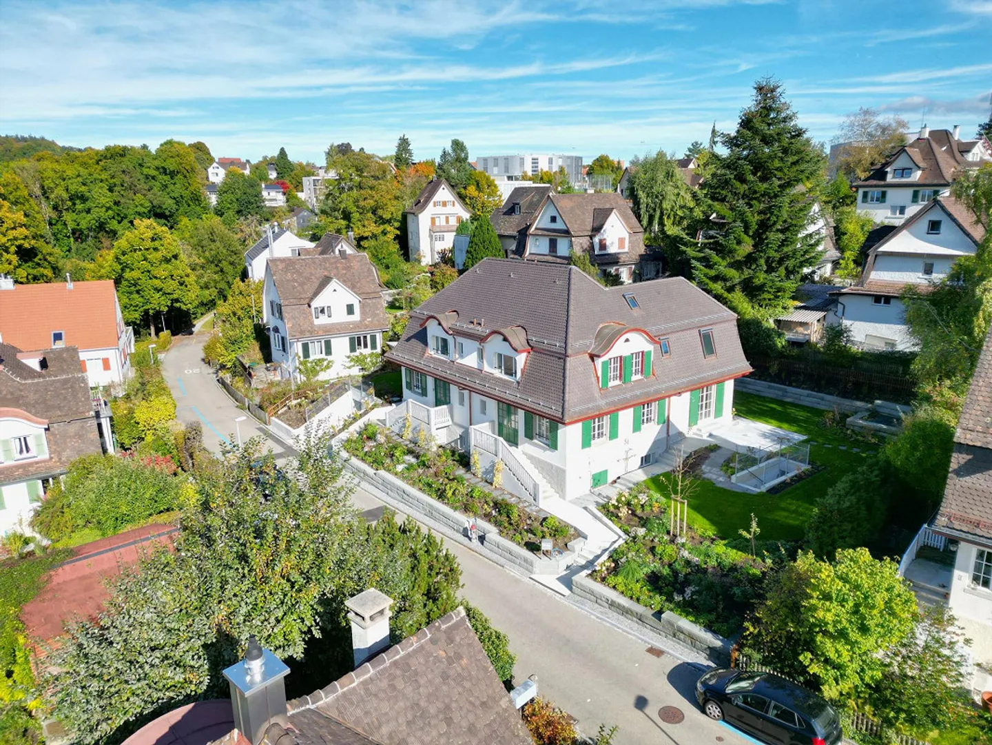 Semi-Detached House - Photo 1 of 12