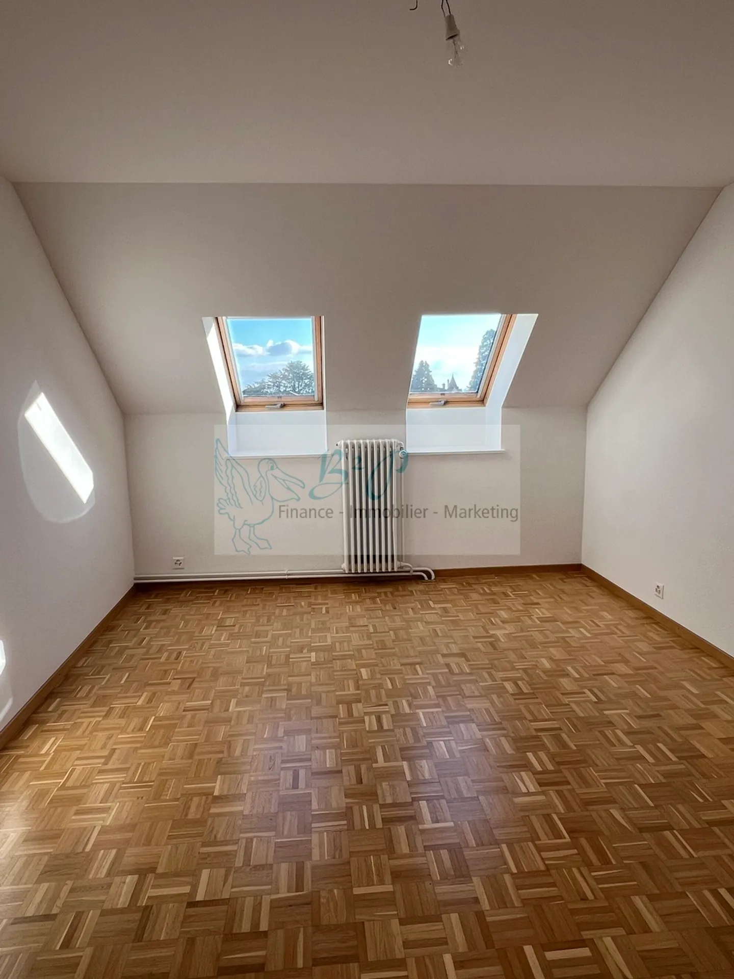 Appartement rénové de 3 pièces avec vue sur le lac - Photo 4 sur 7