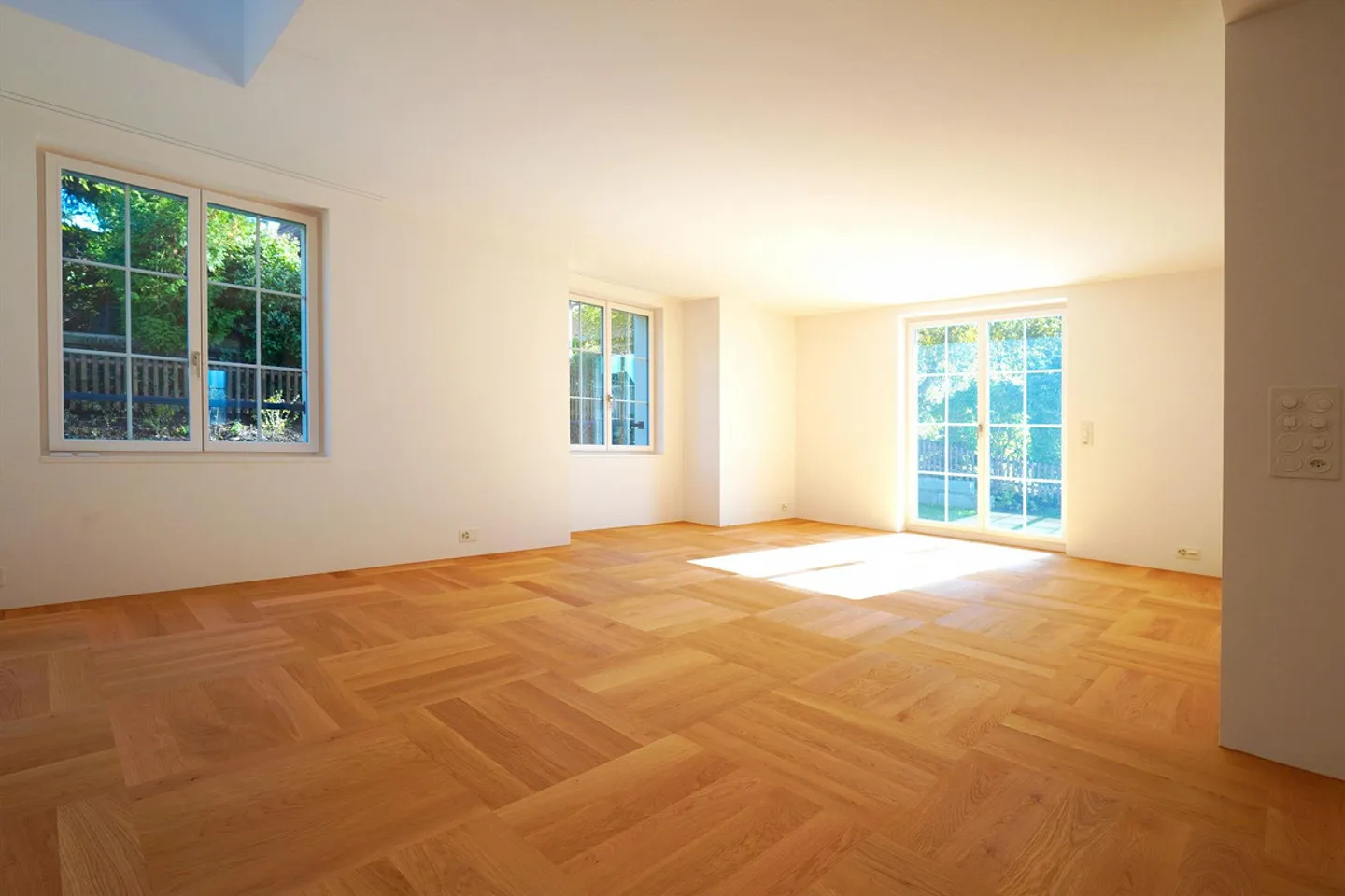 Semi-Detached House - Photo 5 of 12