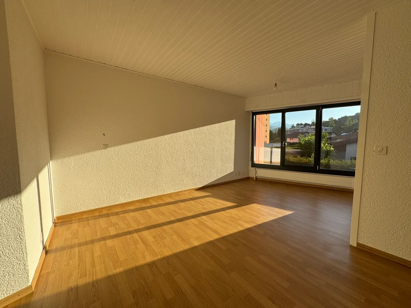 Bright partially renovated studio - Photo 5 of 5