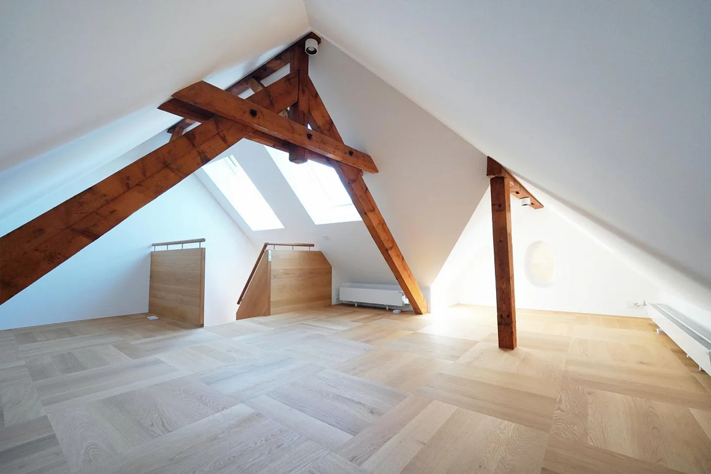 Semi-Detached House - Photo 8 of 12