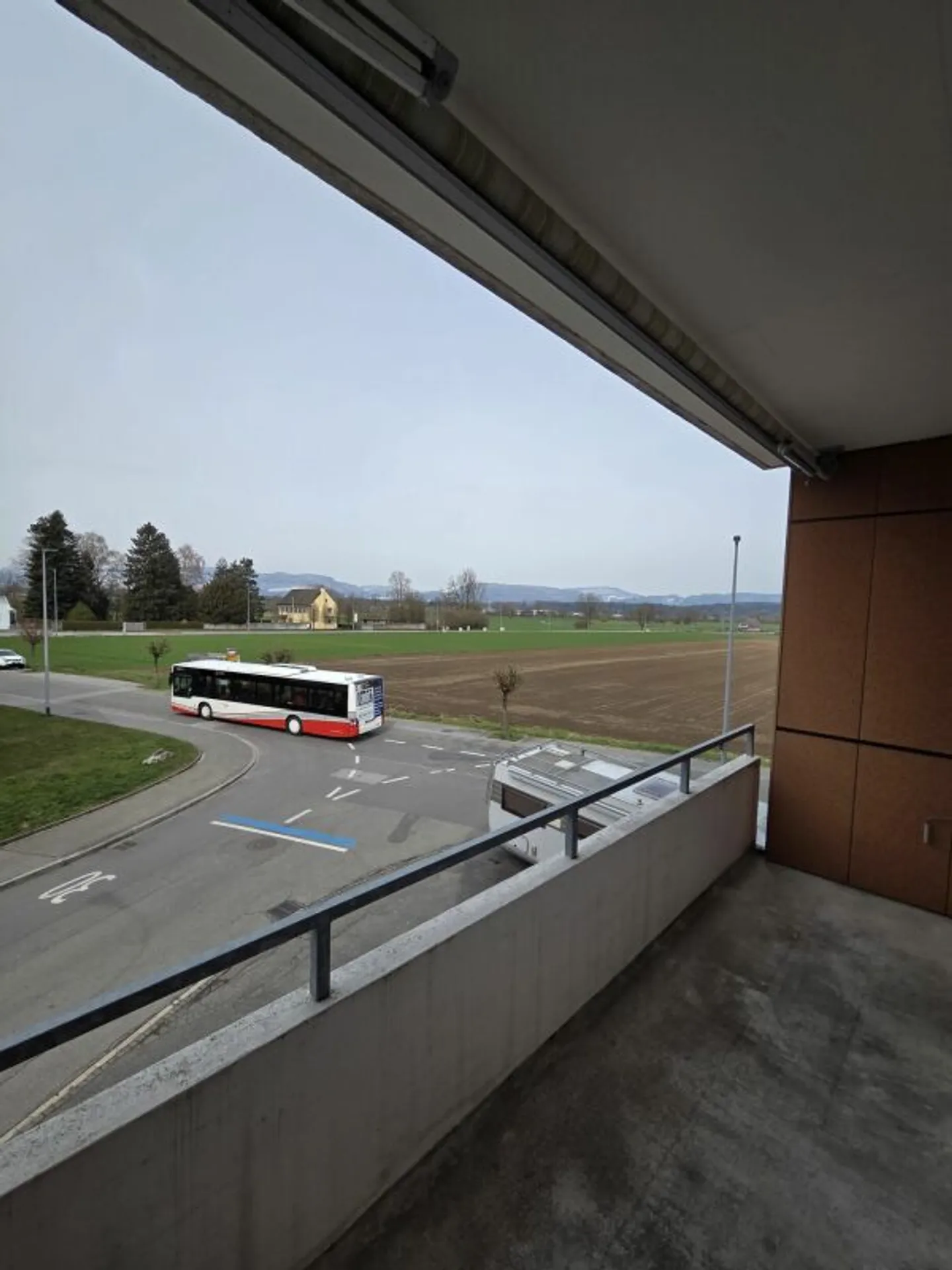 Ampio appartamento 4.5 locali - Foto 12 di 12