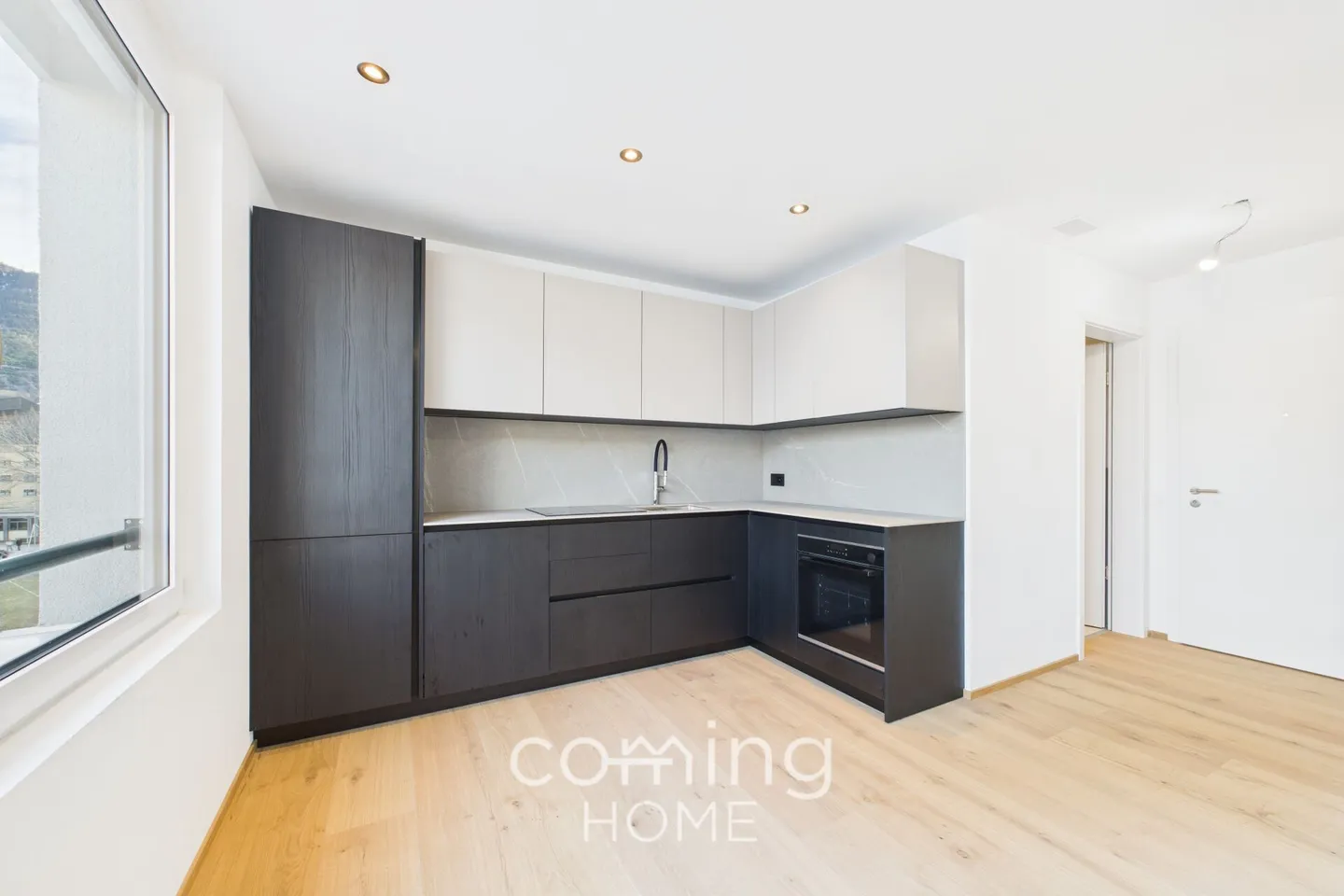 Exquisites 2,5-Zimmer-Attikawohnung mit atemberaubendem Alpenblick im Herzen von Brig-Glis - Foto 2 von 12