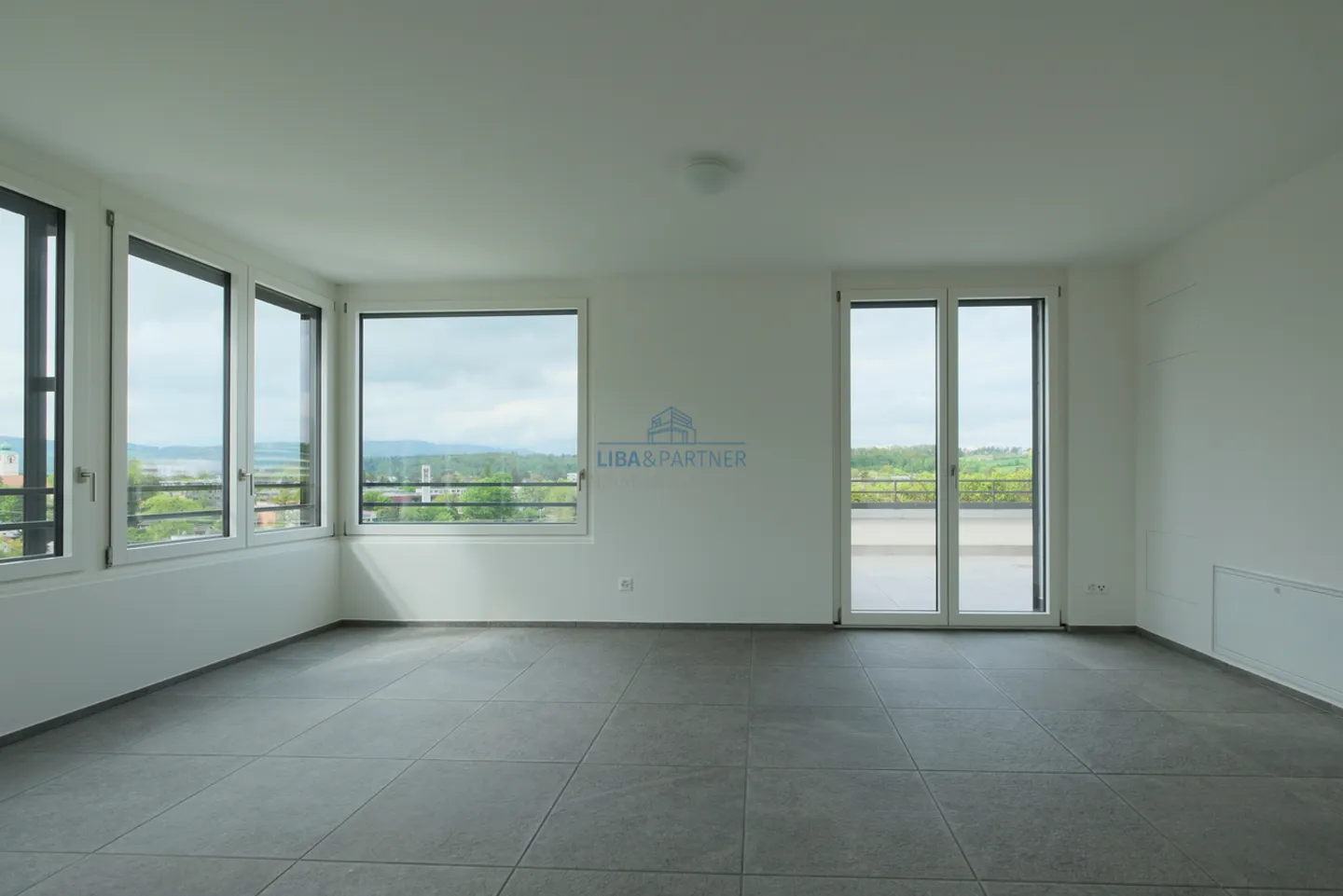 Sensazione di skyline nel verde & appartamento panoramico con vista a 360° - Foto 4 di 15