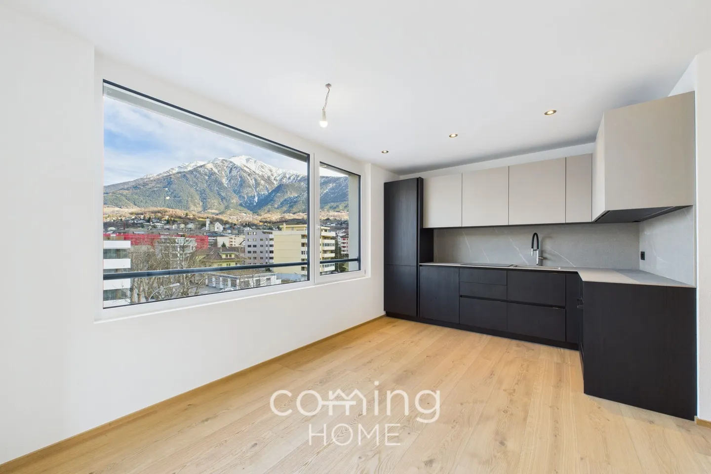 Exquisites 2,5-Zimmer-Attikawohnung mit atemberaubendem Alpenblick im Herzen von Brig-Glis - Foto 3 von 12