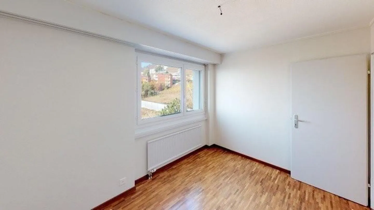 Appartement Charmant avec Vue sur le Lac - Photo 7 sur 12