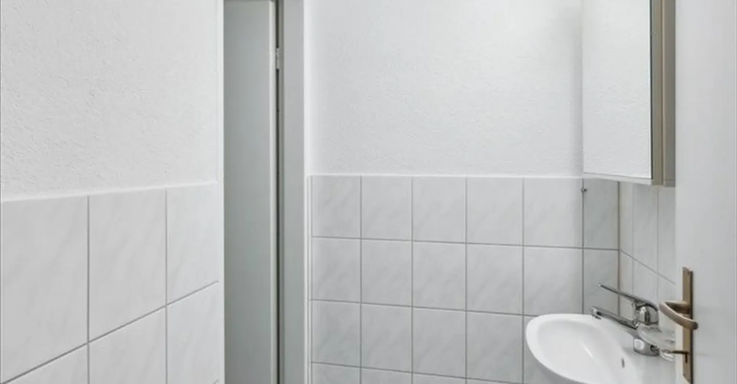 Petite surface commerciale 1. Loyer net offert! - Photo 2 sur 12
