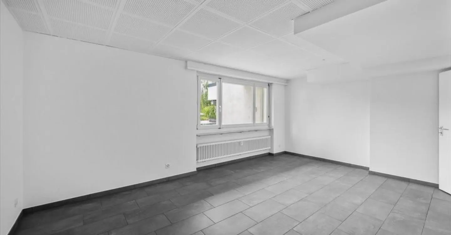 Petite surface commerciale 1. Loyer net offert! - Photo 4 sur 12
