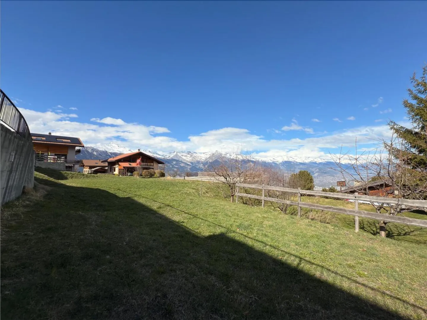 Magnifique terrain à bâtir à 4 minutes de la station - Photo 3 sur 7