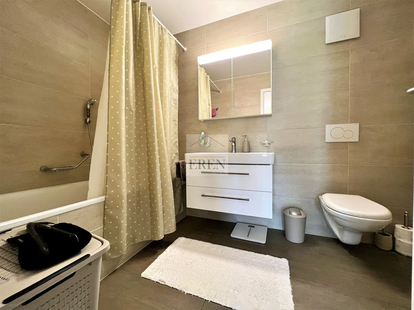 Neuwertige 3,5-Zimmer-Wohnung mit freiem Blick nach Westen - Foto 6 von 17