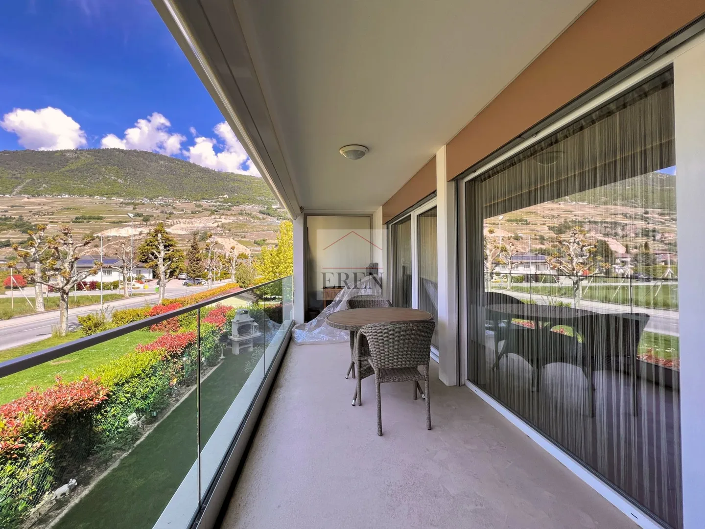 Neuwertige 3,5-Zimmer-Wohnung mit freiem Blick nach Westen - Foto 9 von 17