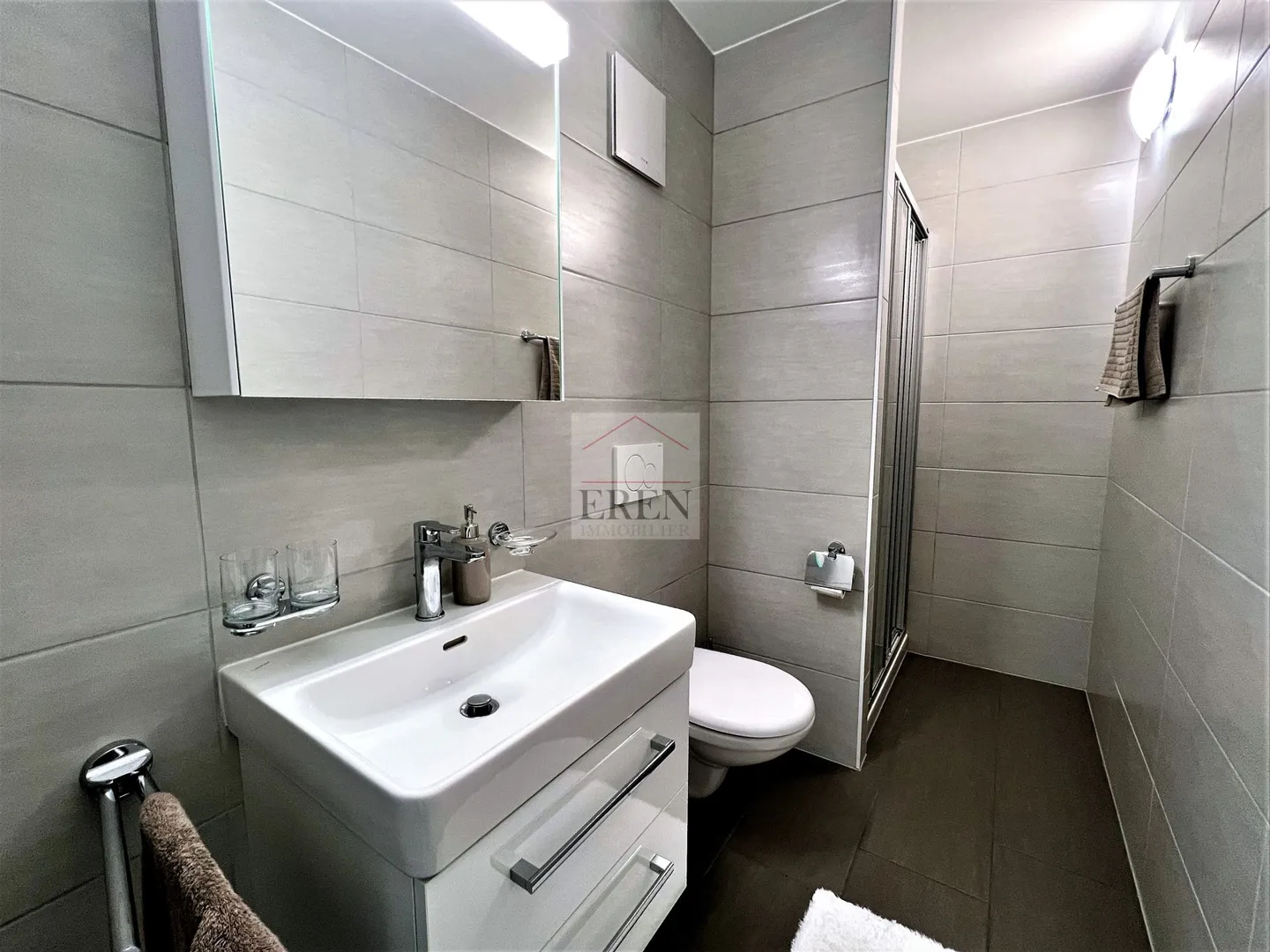 Neuwertige 3,5-Zimmer-Wohnung mit freiem Blick nach Westen - Foto 8 von 17